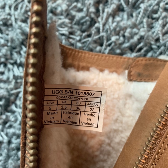 Winter UGG Boots - Picture 4 of 4